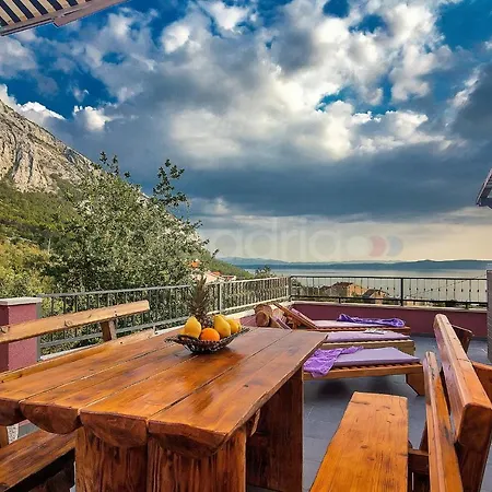 Darius With Hot Tub Semesterbostad