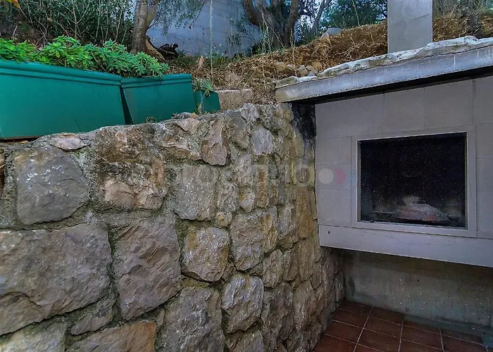 Hébergement de vacances Darius With Hot Tub