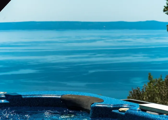 Hébergement de vacances Darius With Hot Tub *