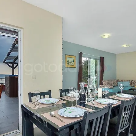 Darius With Hot Tub Makarska