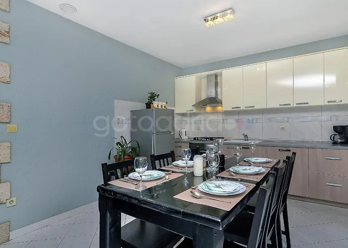 Darius With Hot Tub * מאקרסקה