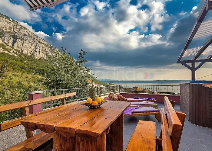 Darius With Hot Tub Vakantiehuis