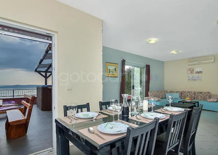 Darius With Hot Tub Makarska